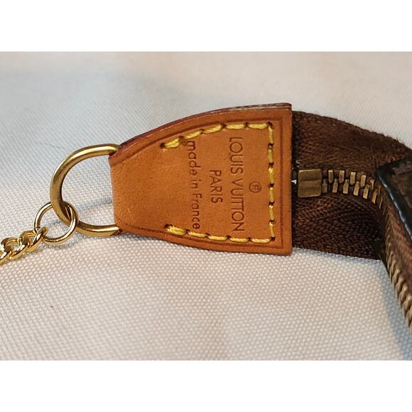 Louis Vuitton Pochette Accessoires Monogram Canvas Shoulder Bag Vintage LV - Picture 7 of 15